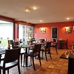 Kyriad Est - Parc Expositions Hotell