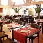 Hotell Kyriad Est - Parc Expositions