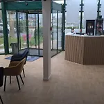 Kyriad Est - Parc Expositions Hotell