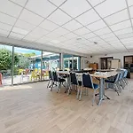 Hotell Kyriad Est - Parc Expositions