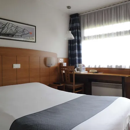 Kyriad Est - Parc Expositions Hotell Reims