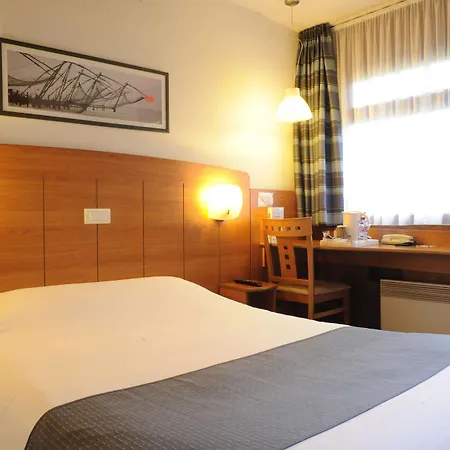 Kyriad Est - Parc Expositions Hotel