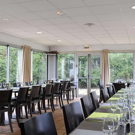 Kyriad Est - Parc Expositions 2* Reims