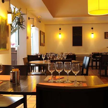 Kyriad Est - Parc Expositions Hotel 2*