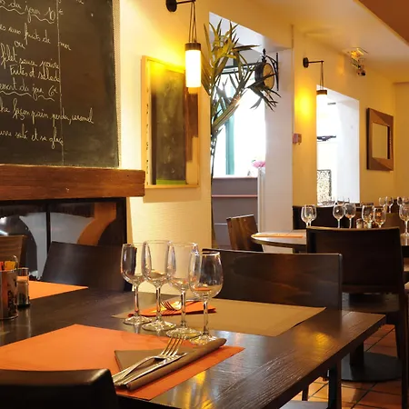 Kyriad Est - Parc Expositions Hotel 2*