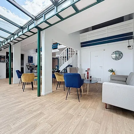 Hotel Kyriad Est - Parc Expositions 2*