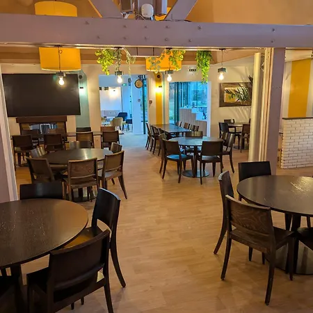 Hotel Kyriad Est - Parc Expositions