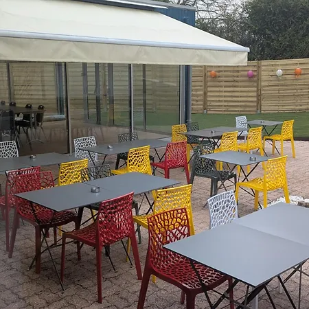 Kyriad Est - Parc Expositions Hotel 2*