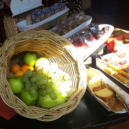 Kyriad Est - Parc Expositions Hotel 2*