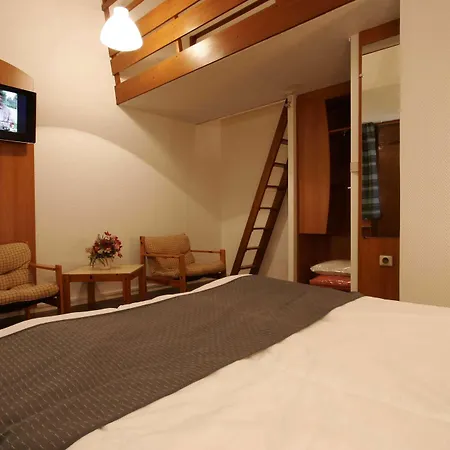 Kyriad Est - Parc Expositions Hotel 2*