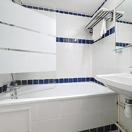 Hotel Kyriad Est - Parc Expositions