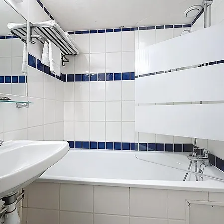 Kyriad Est - Parc Expositions Szálloda 2*