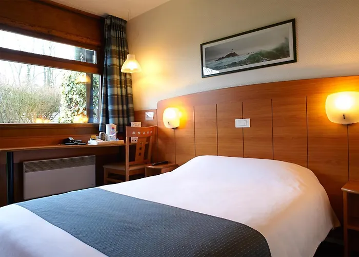 Kyriad Est - Parc Expositions Hotel