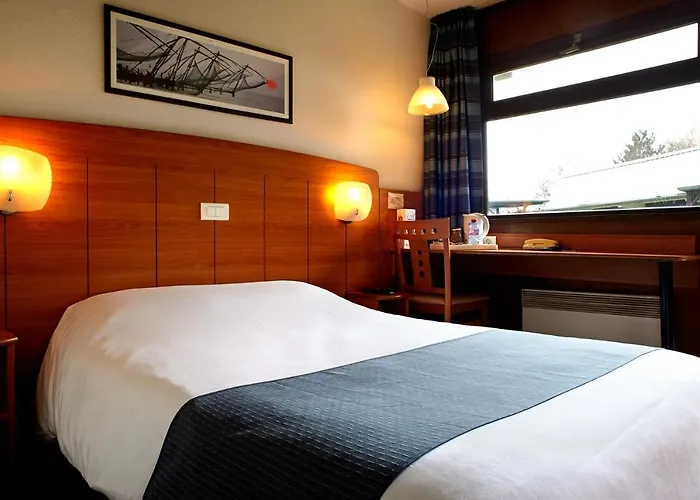 Kyriad Est - Parc Expositions Hotel