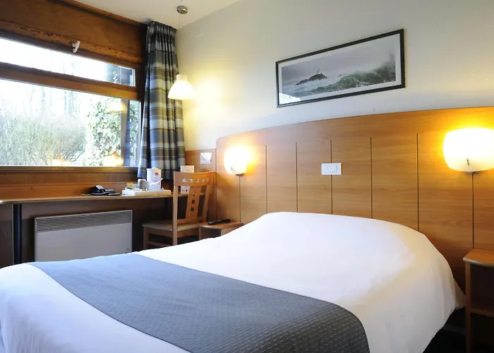 Hotel Kyriad Est - Parc Expositions 2*