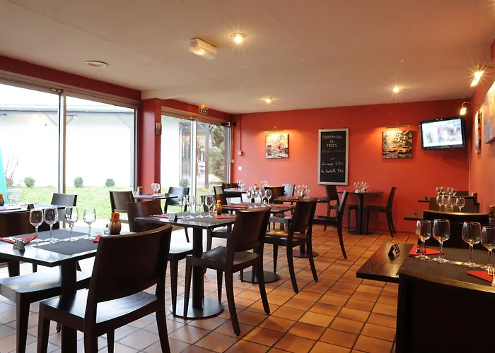 Kyriad Est - Parc Expositions Hotel