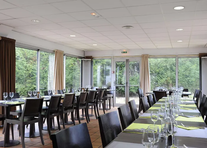 Kyriad Est - Parc Expositions 2* Reims