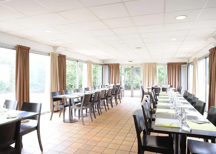 Kyriad Est - Parc Expositions 2* Reims