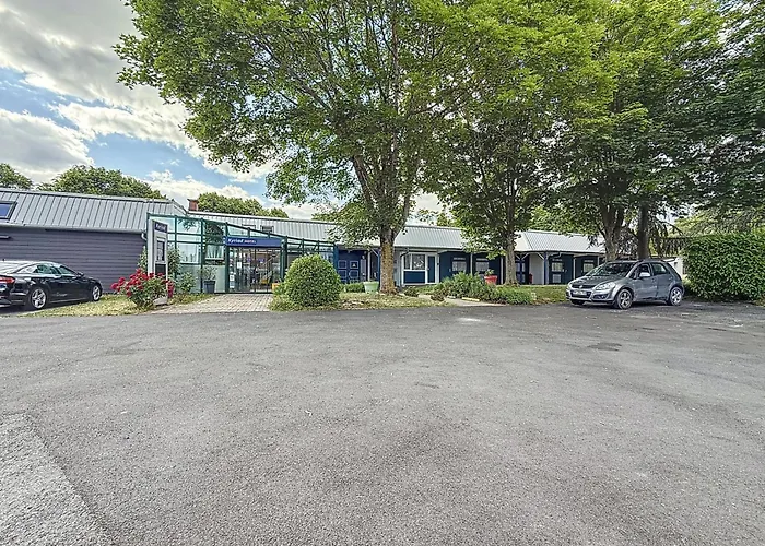 Hotel Kyriad Est - Parc Expositions 2*