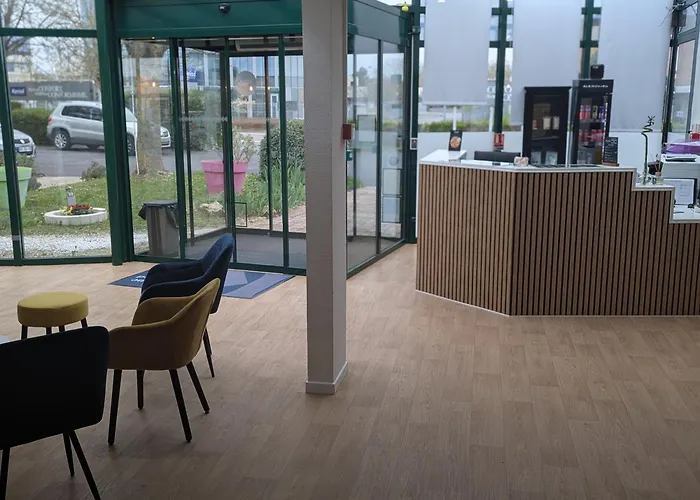 Kyriad Est - Parc Expositions Hotel