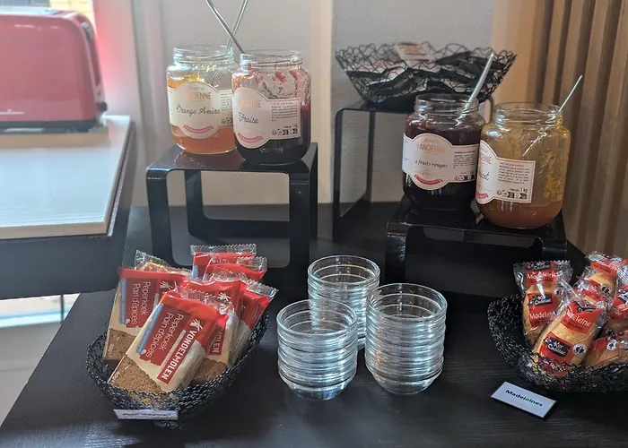 Kyriad Est - Parc Expositions Hotel