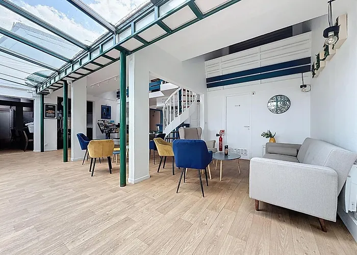 Hotel Kyriad Est - Parc Expositions 2*