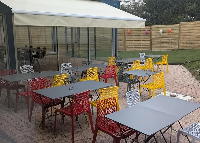 Kyriad Est - Parc Expositions Hotel 2*